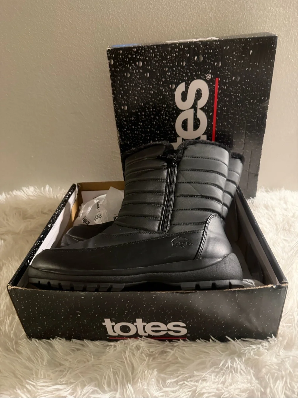 Totes Women Black Insulated Snow Boots with Faux Fur Cuff Size 10